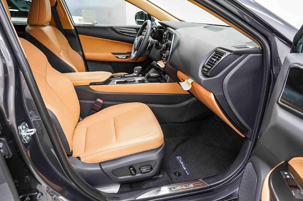 Thumbnail: 2026 Lexus ES - 9