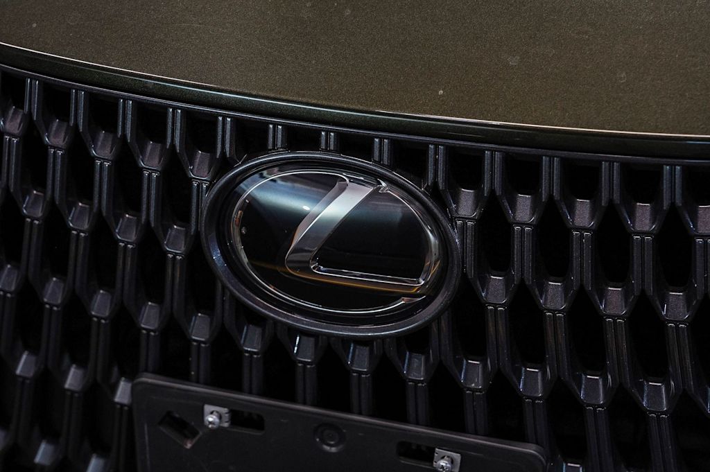 Thumbnail: 2024 Lexus ES - 5