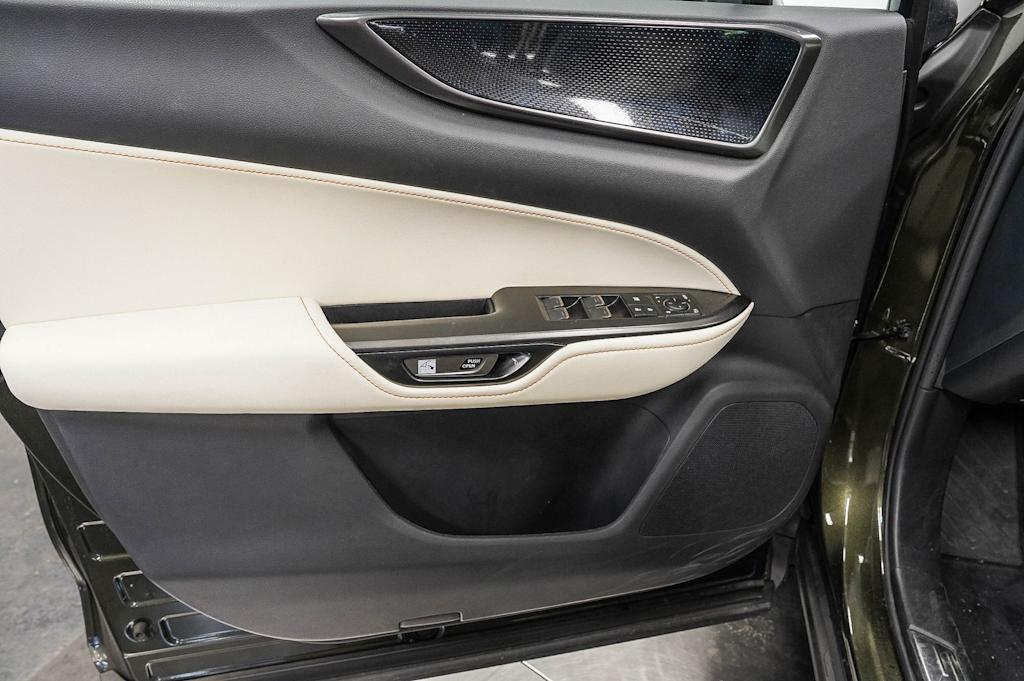 Thumbnail: 2024 Lexus ES - 26