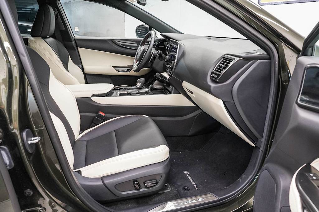 Thumbnail: 2024 Lexus ES - 9