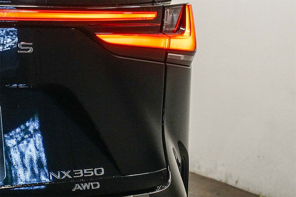 Thumbnail: 2024 Lexus ES - 21