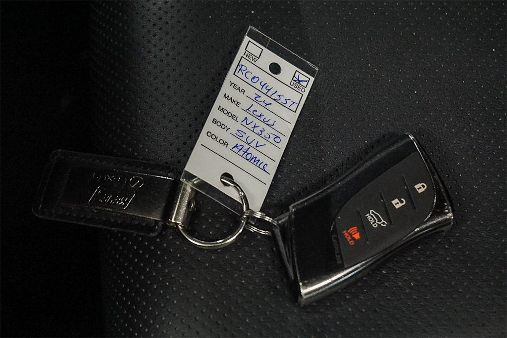 Thumbnail: 2024 Lexus ES - 13