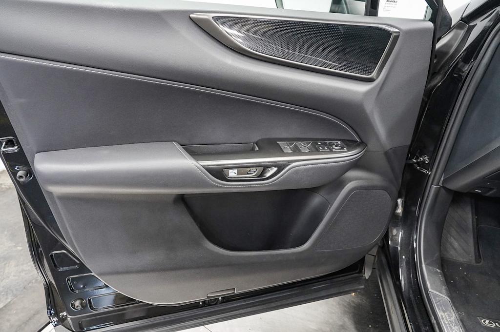 Thumbnail: 2024 Lexus ES - 26