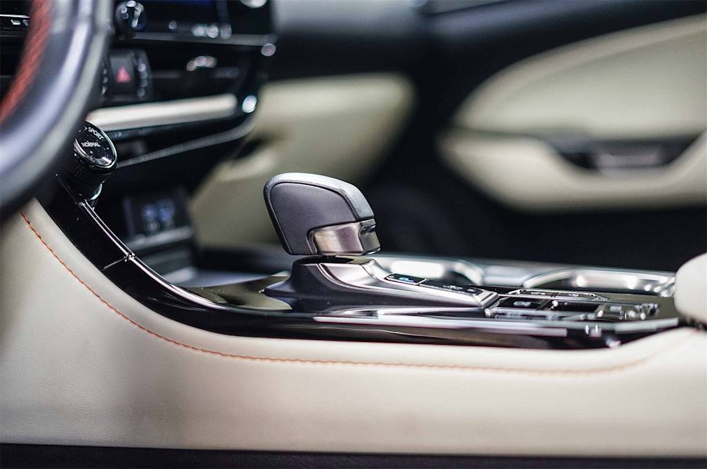 Thumbnail: 2024 Lexus ES - 13