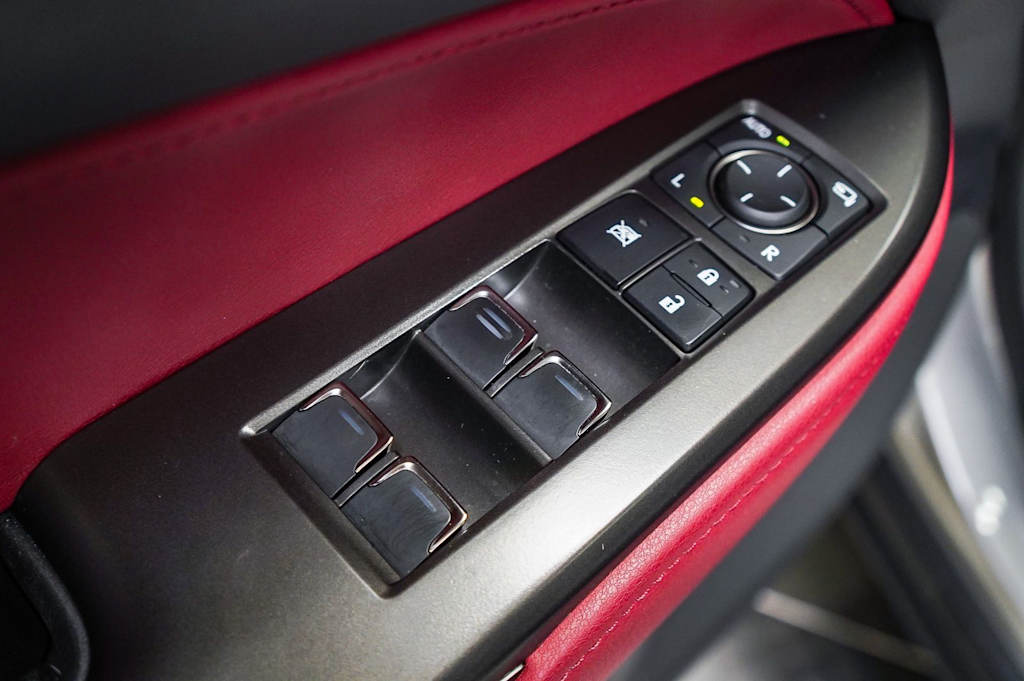 Thumbnail: 2024 Lexus ES - 22