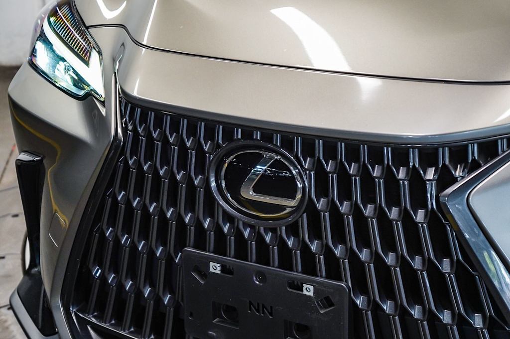 Thumbnail: 2024 Lexus ES - 18