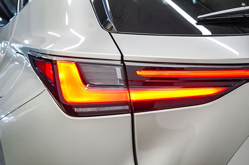 Thumbnail: 2024 Lexus ES - 19