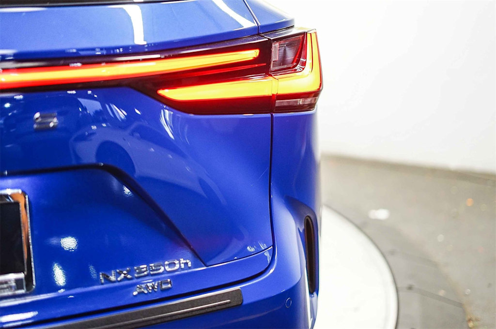 Thumbnail: 2025 Lexus ES - 23