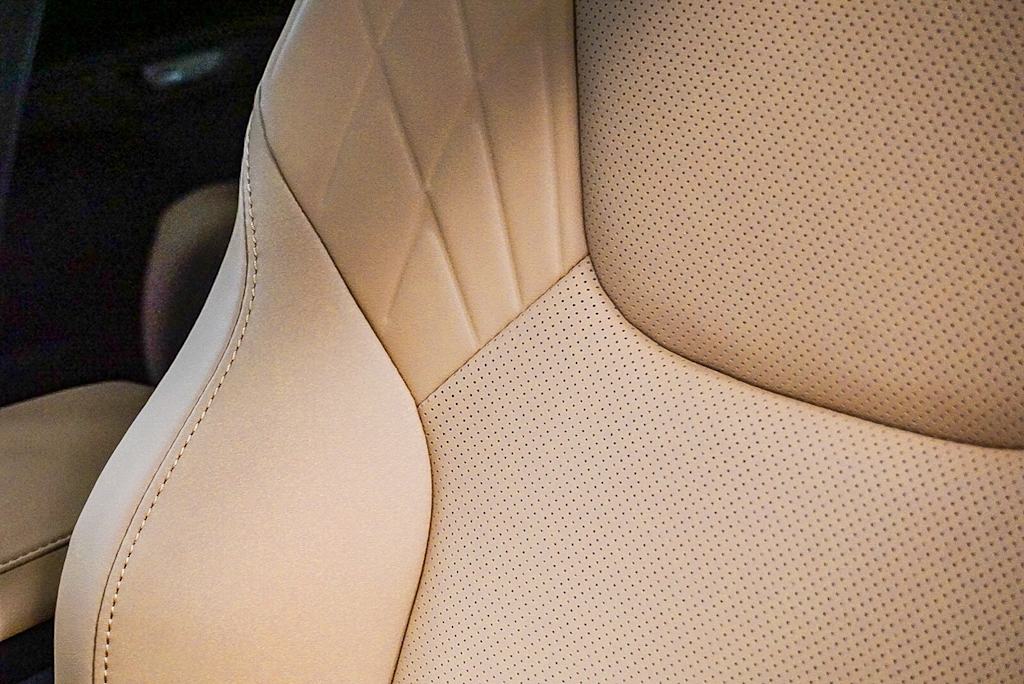 Thumbnail: 2025 Lexus RX - 29