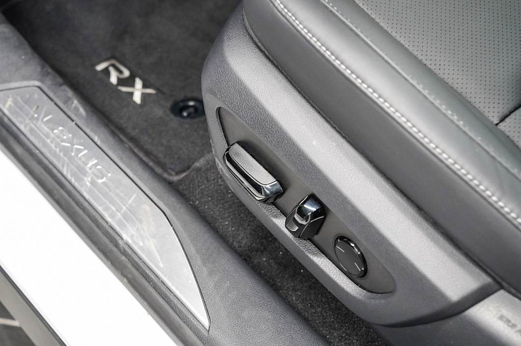Thumbnail: 2026 Lexus RX - 27