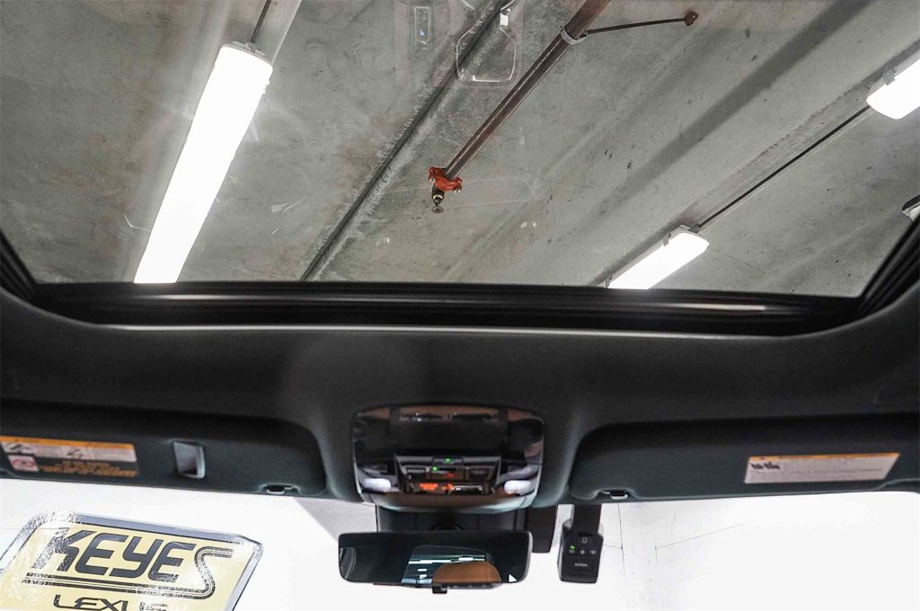 Thumbnail: 2023 Lexus RX - 24