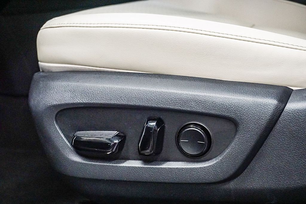 Thumbnail: 2023 Lexus RX - 26