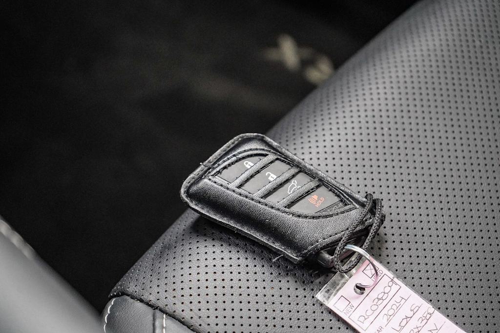 Thumbnail: 2024 Lexus RX - 17