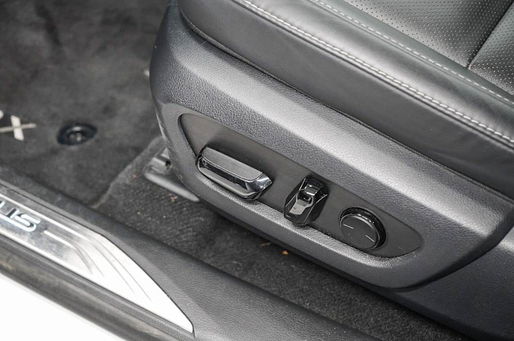 Thumbnail: 2024 Lexus RX - 27