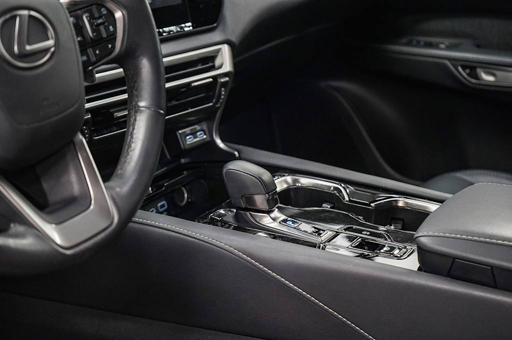 Thumbnail: 2024 Lexus RX - 15