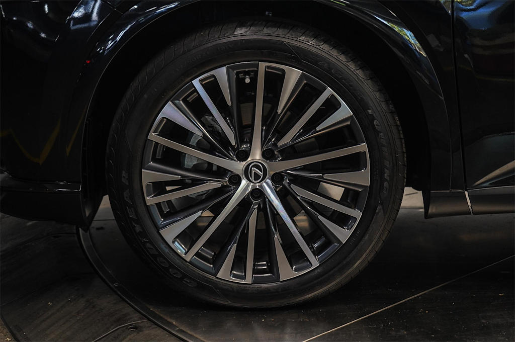 Thumbnail: 2023 Lexus RX - 7