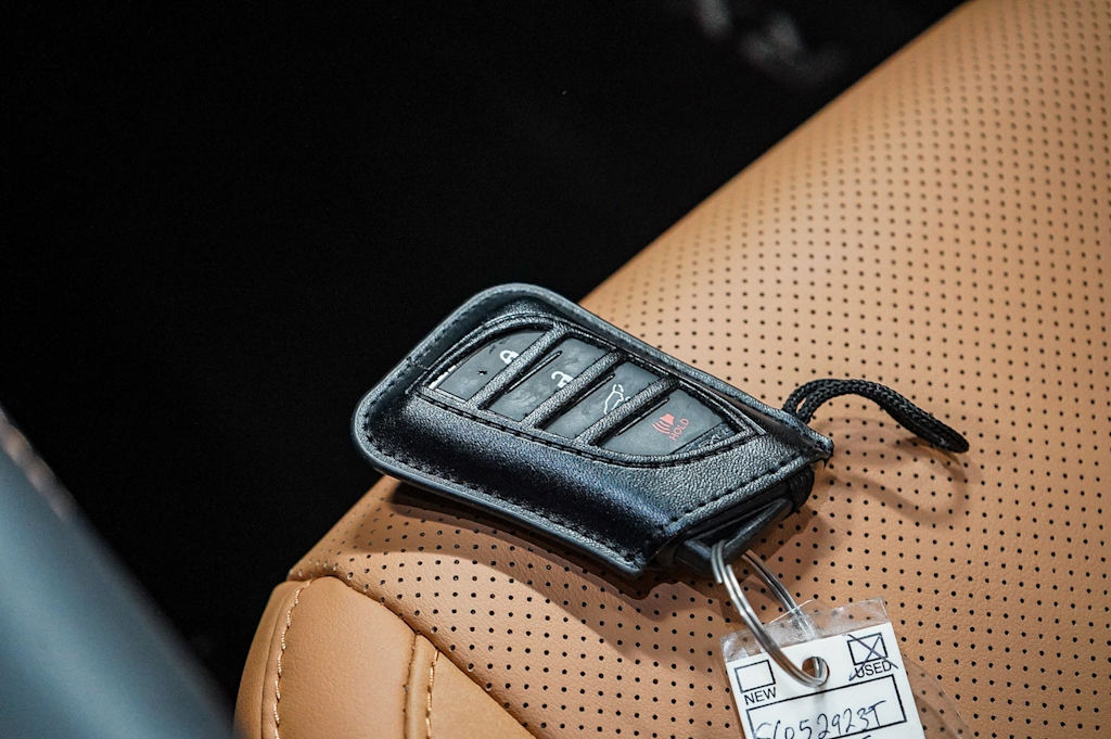 Thumbnail: 2025 Lexus RX - 19