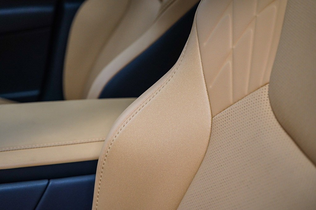 Thumbnail: 2025 Lexus RX - 11