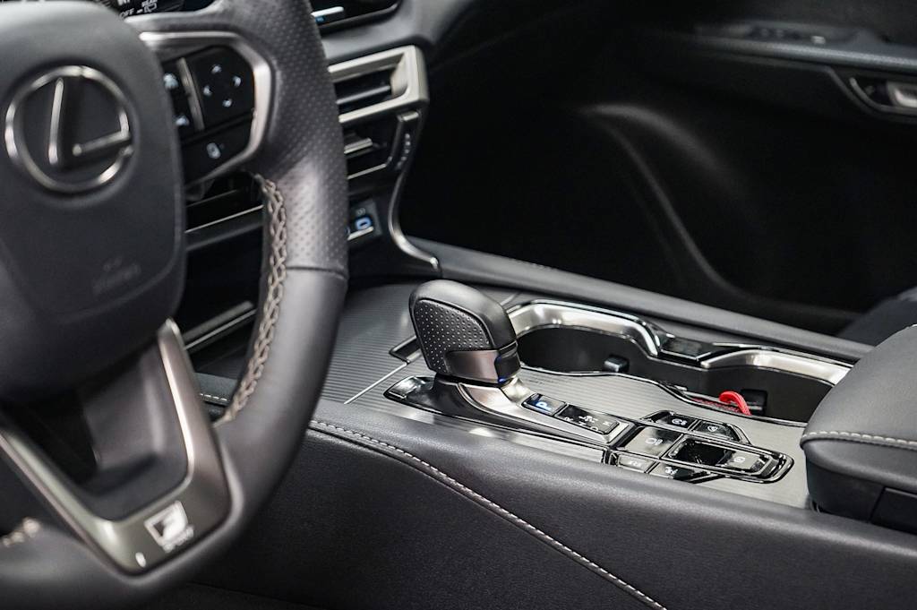 Thumbnail: 2024 Lexus RX - 15