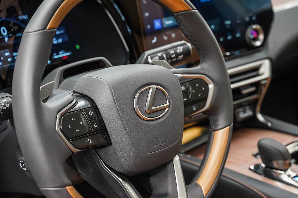 Thumbnail: 2026 Lexus RX - 25