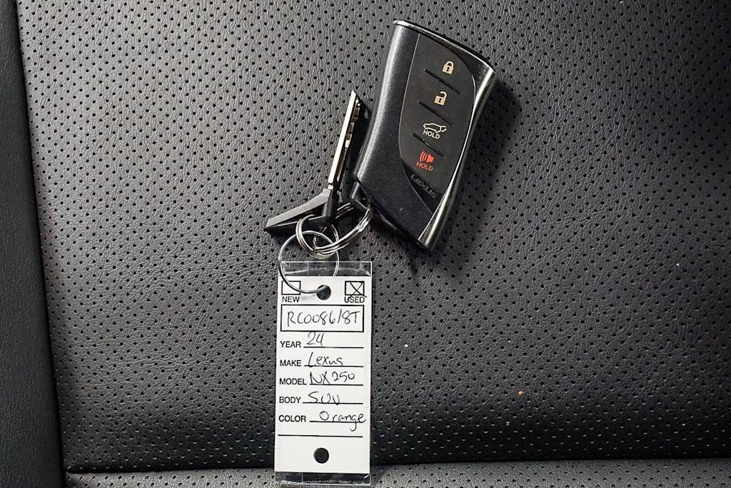 Thumbnail: 2024 Lexus ES - 14