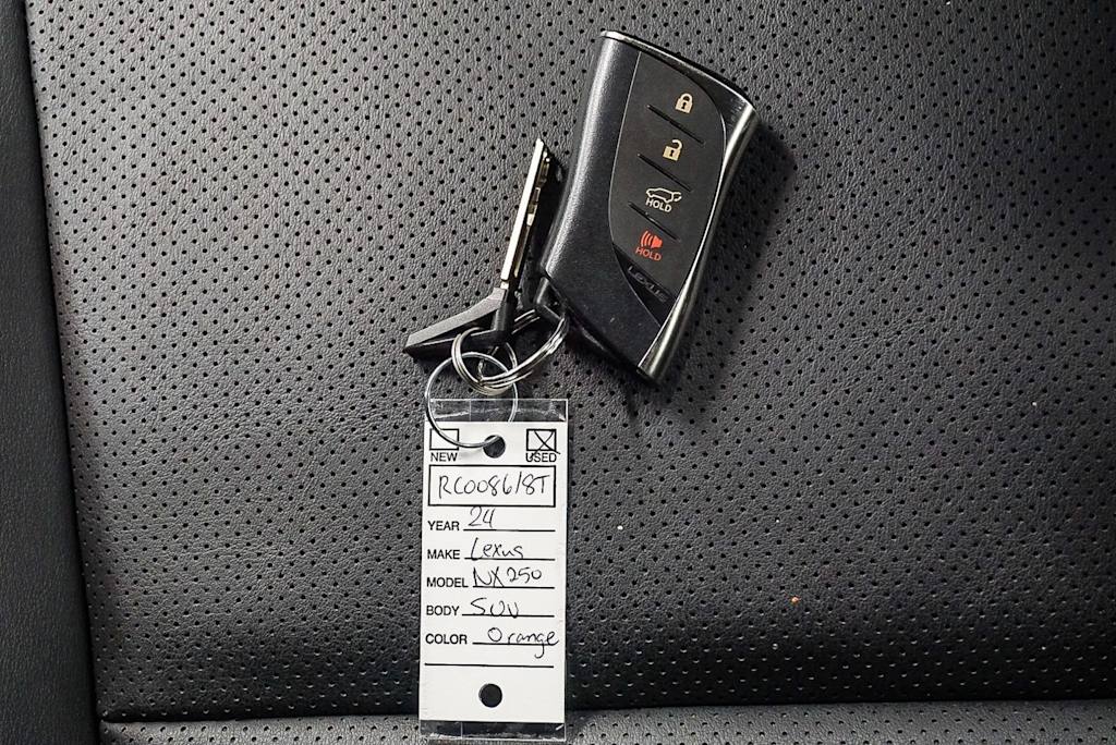 Thumbnail: 2024 Lexus ES - 24