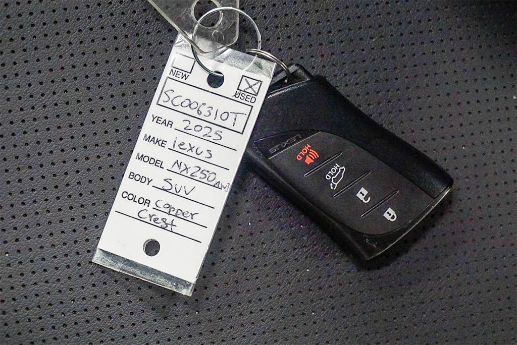 Thumbnail: 2025 Lexus ES - 16