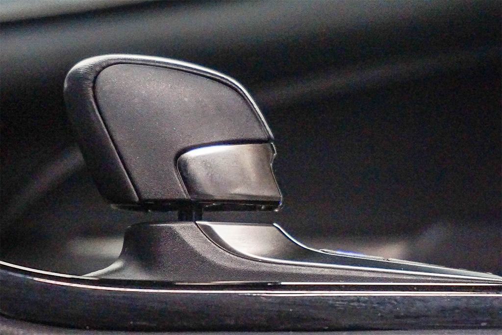 Thumbnail: 2025 Lexus ES - 13