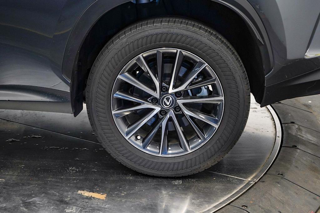 Thumbnail: 2024 Lexus ES - 21