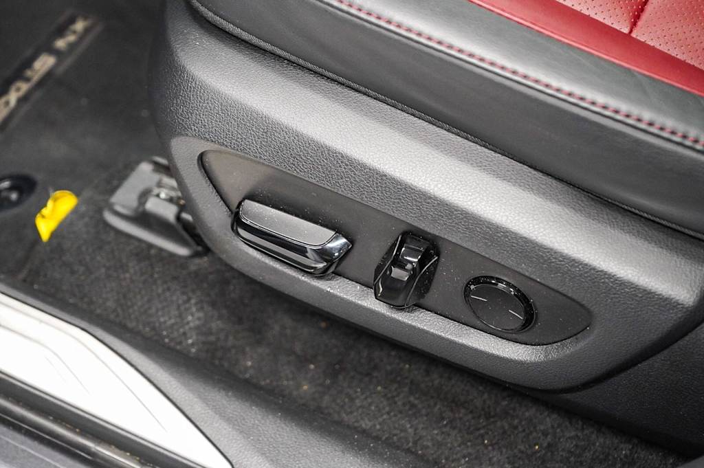 Thumbnail: 2024 Lexus ES - 27