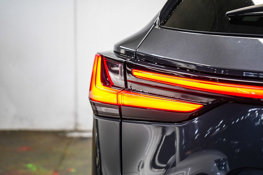 Thumbnail: 2024 Lexus ES - 22