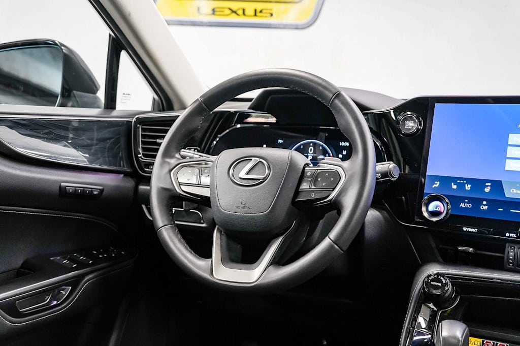 Thumbnail: 2024 Lexus ES - 8