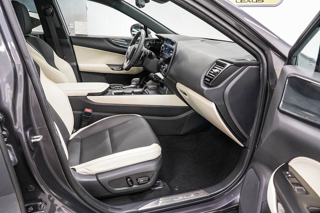 Thumbnail: 2024 Lexus ES - 9