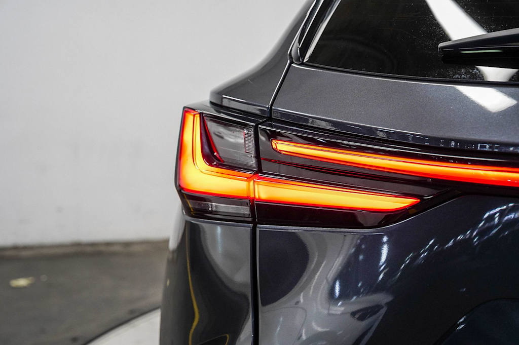 Thumbnail: 2024 Lexus ES - 23
