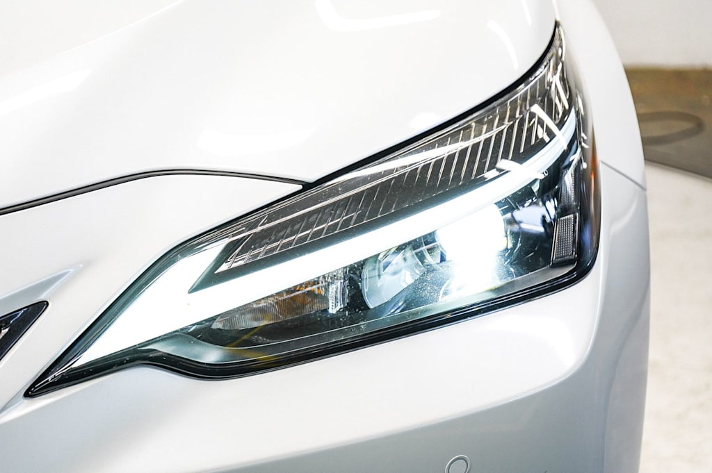Thumbnail: 2025 Lexus ES - 21