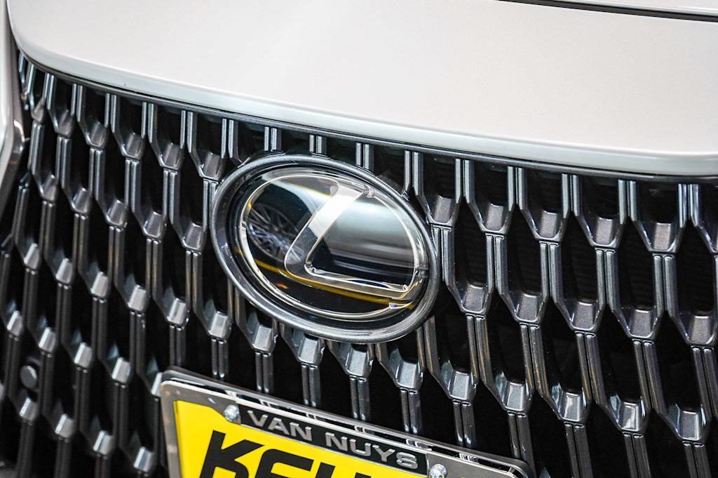 Thumbnail: 2025 Lexus ES - 5