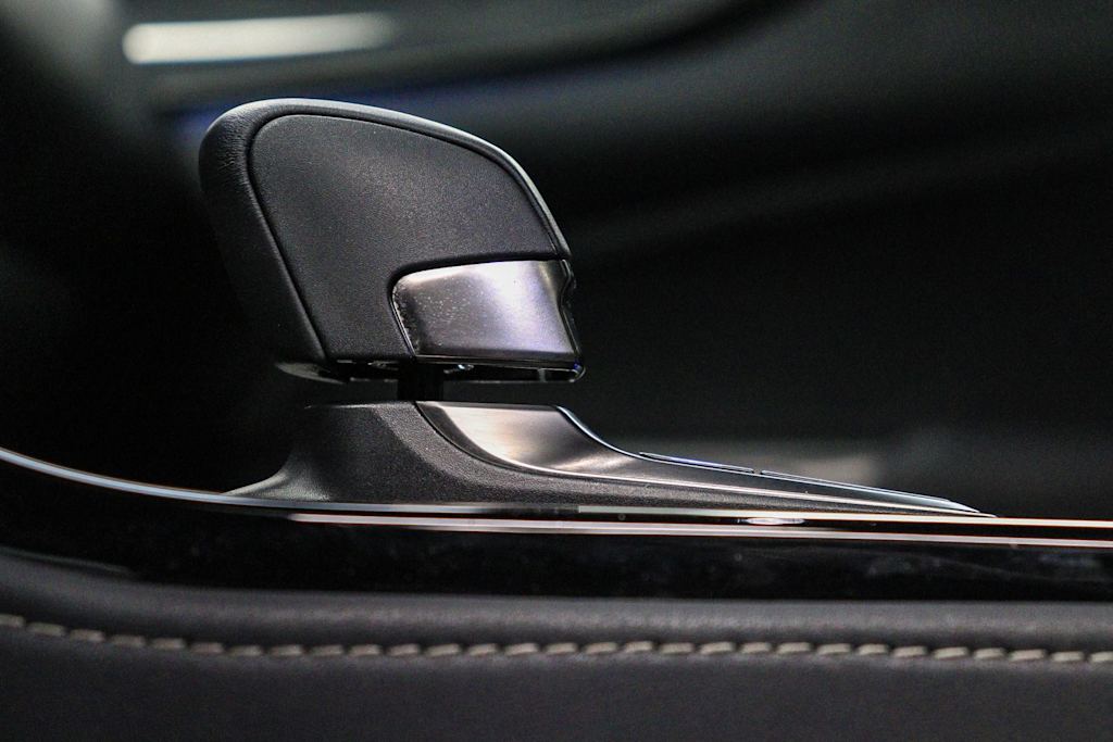 Thumbnail: 2025 Lexus ES - 13