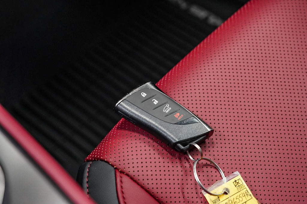 Thumbnail: 2026 Lexus ES - 17