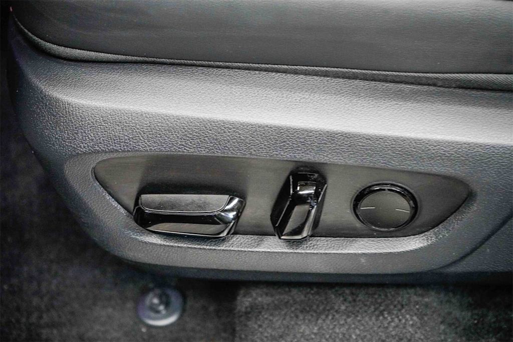 Thumbnail: 2025 Lexus ES - 25