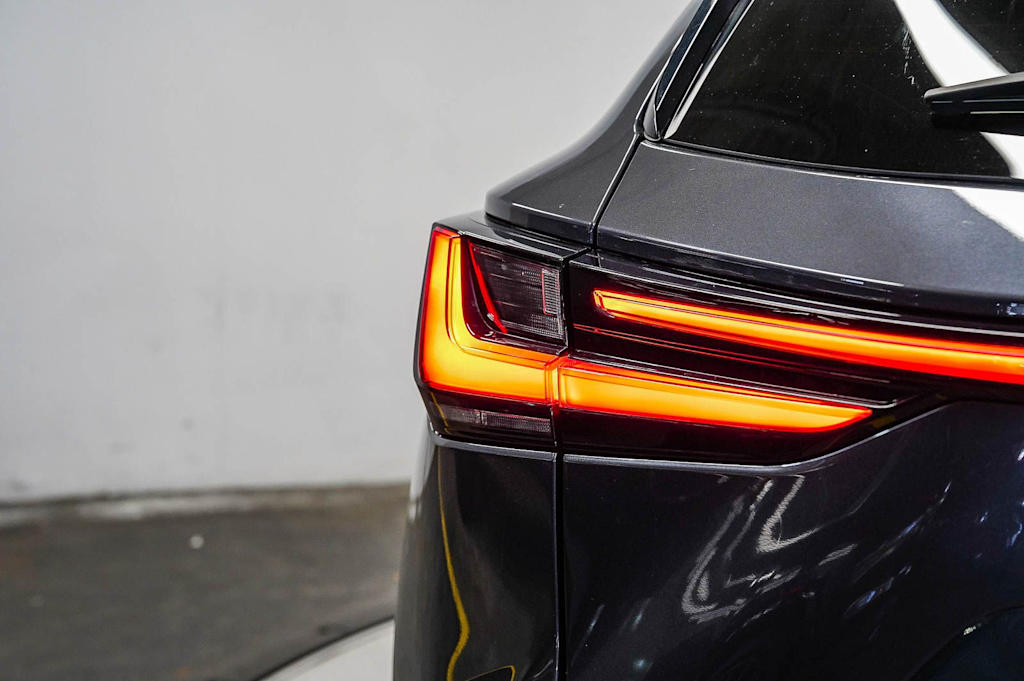 Thumbnail: 2024 Lexus ES - 22
