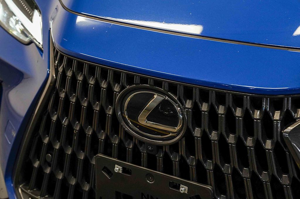 Thumbnail: 2025 Lexus ES - 21