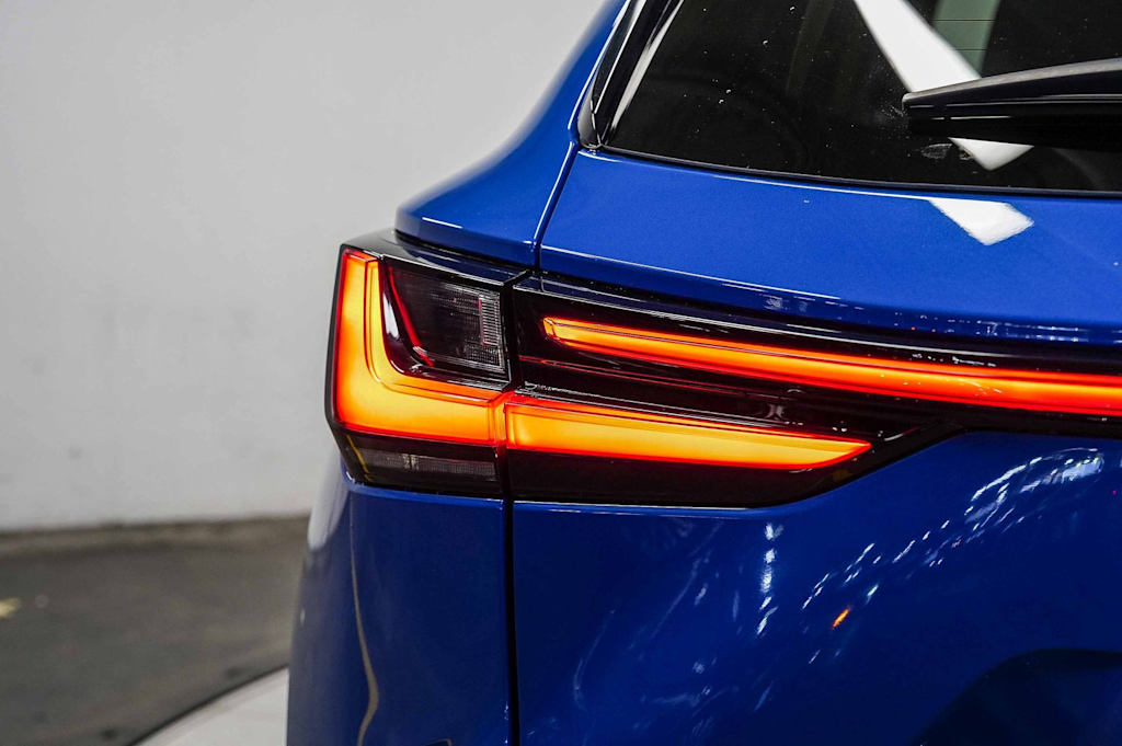 Thumbnail: 2025 Lexus ES - 5