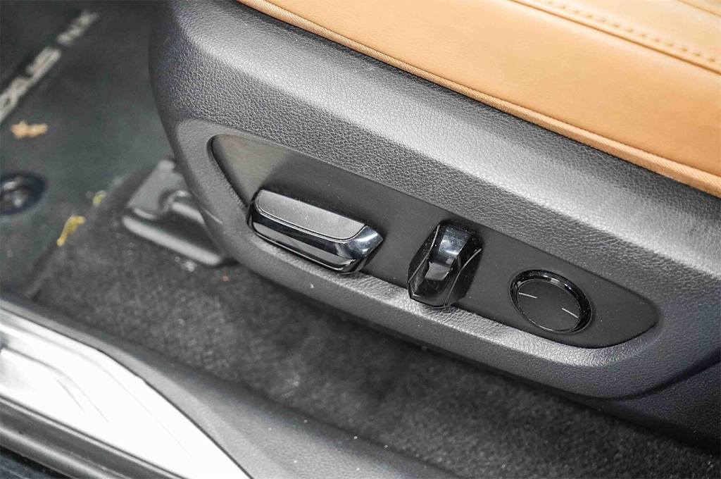 Thumbnail: 2024 Lexus ES - 27