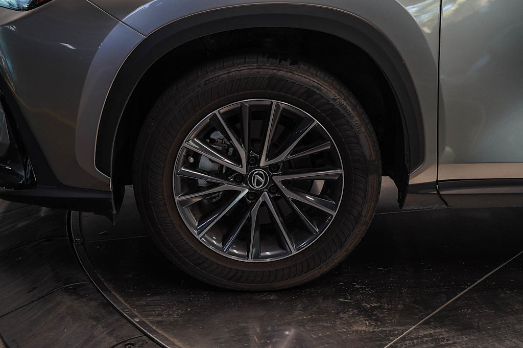 Thumbnail: 2024 Lexus ES - 5