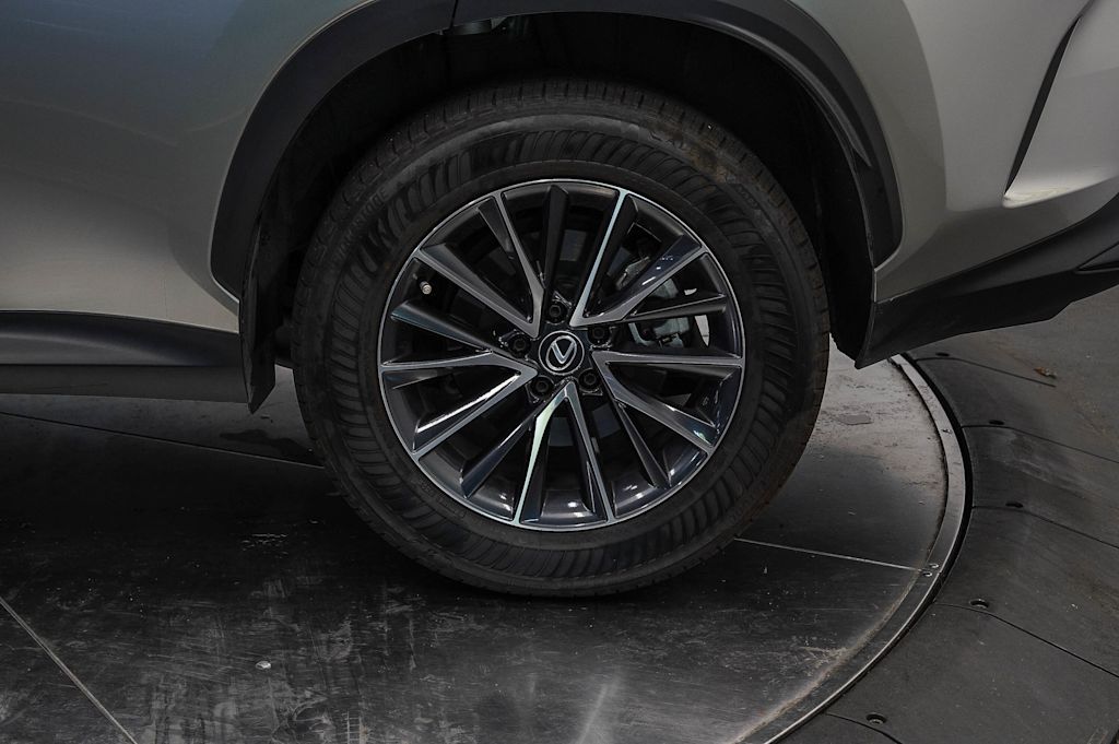 Thumbnail: 2024 Lexus ES - 21
