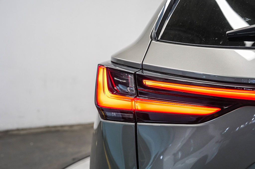 Thumbnail: 2024 Lexus ES - 22