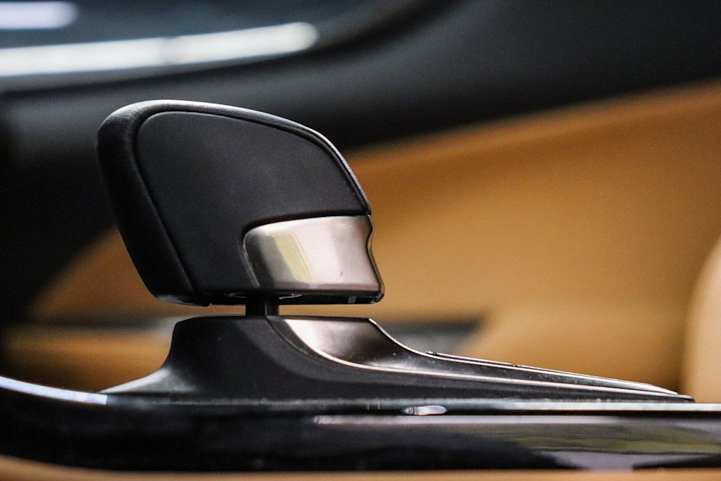 Thumbnail: 2024 Lexus ES - 24