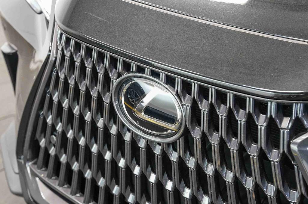 Thumbnail: 2024 Lexus ES - 5