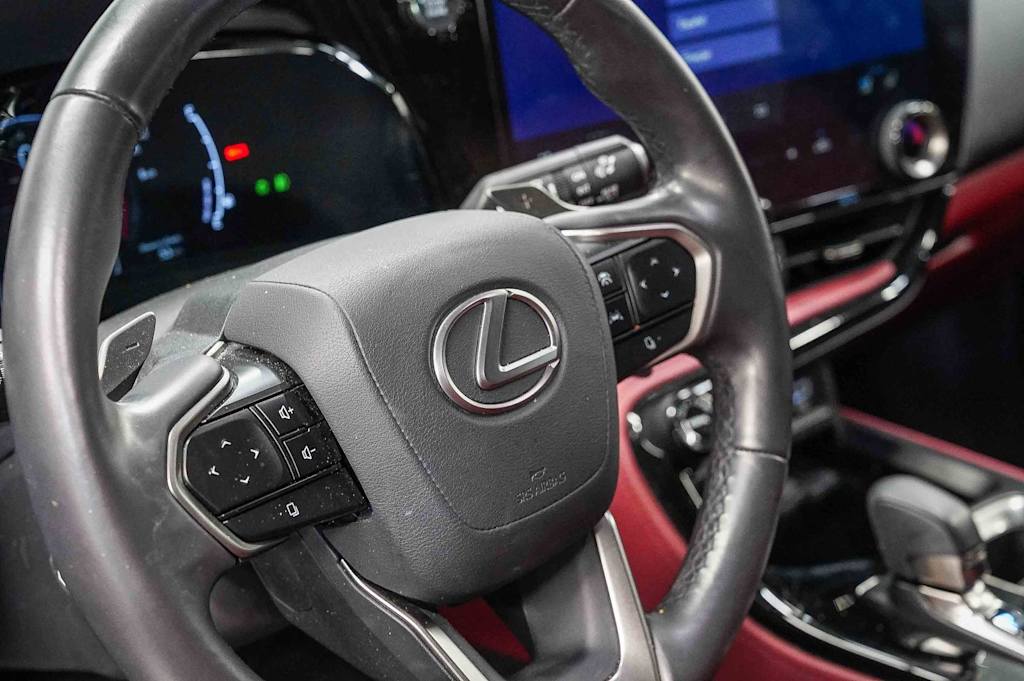 Thumbnail: 2024 Lexus ES - 8
