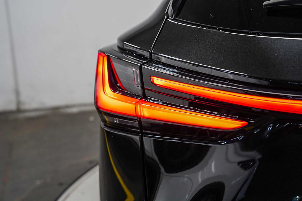 Thumbnail: 2024 Lexus ES - 19